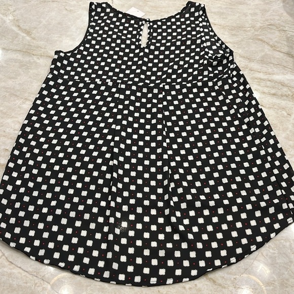 NEW Pleione | Sleeveless Tunic Blouse | Black & White with Red Accents | Small - Picture 4 of 12